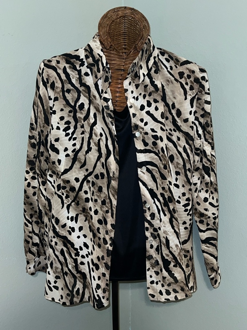 Animal Print Button-Front Women's shirt - Beige & Black